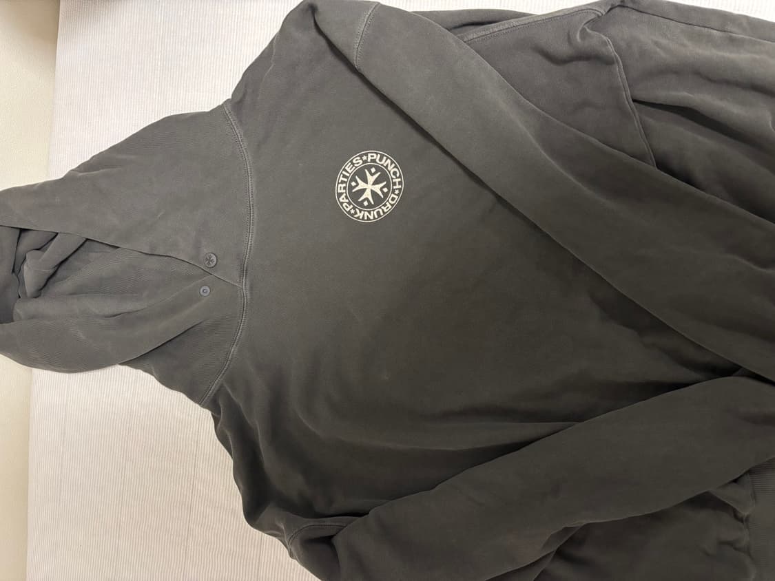 펀치드렁크파티즈 후드티 차콜 상품이미지1