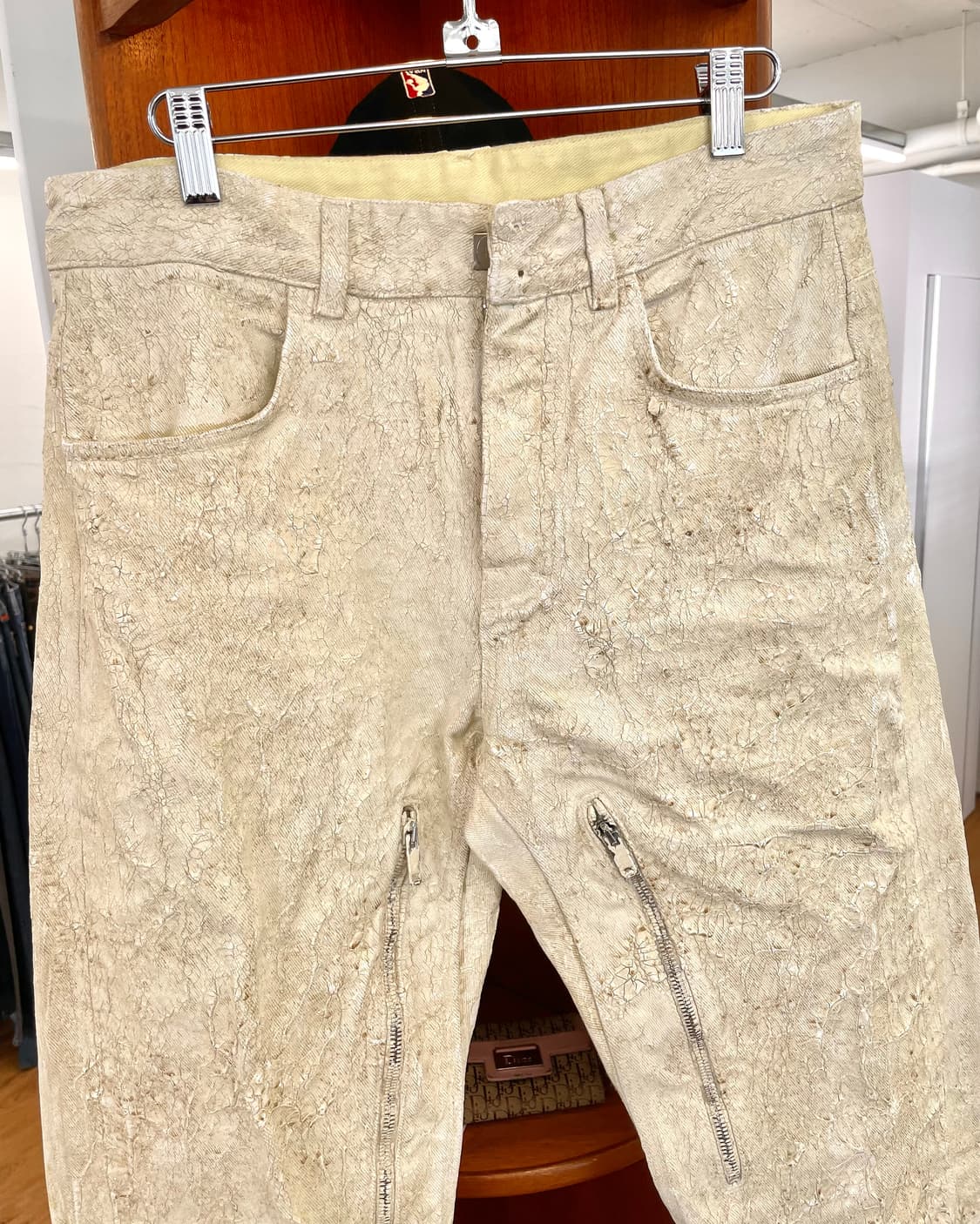 [30] 지방시 21ss 크랙 페인트 팬츠 상품이미지4