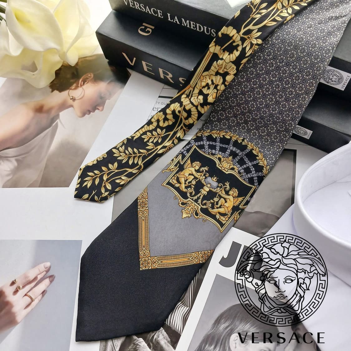지안니 베르사체 실크 바로크 패턴 넥타이 9.5cm B등급 A18725
 상품이미지1