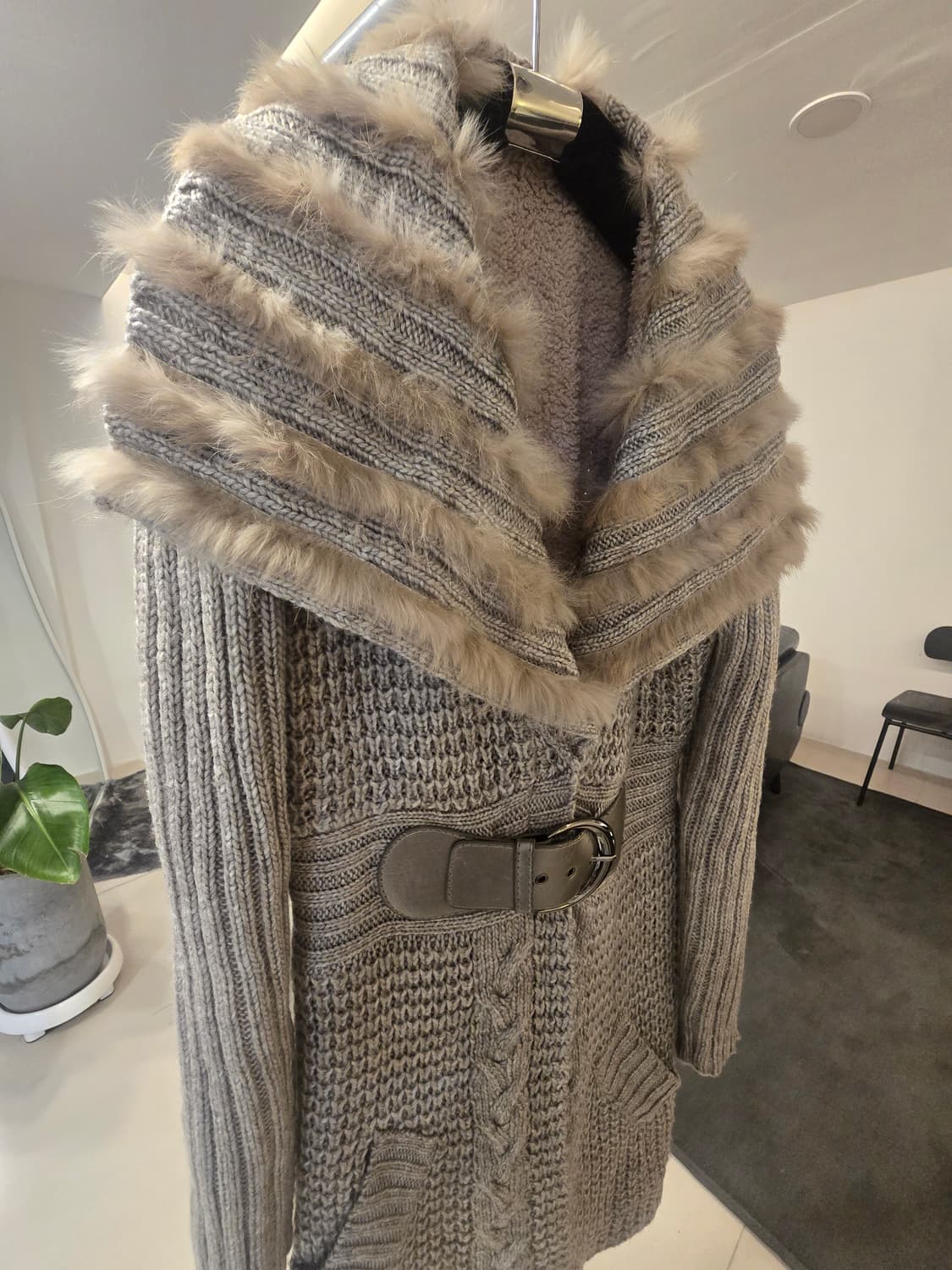 퍼 트리밍 밸트 니트 코트 상품이미지4