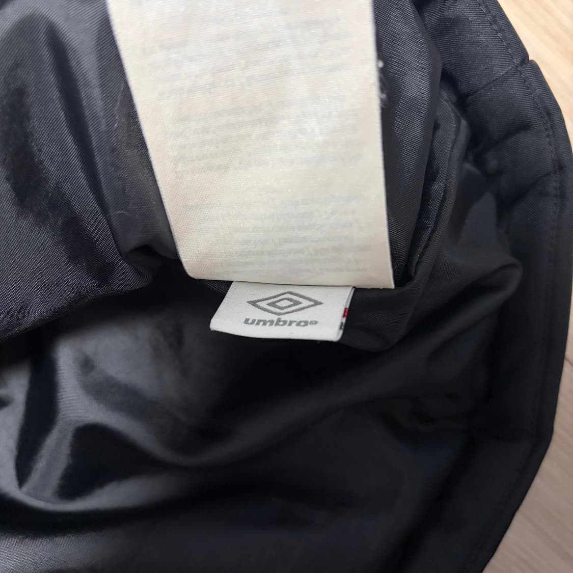 엄브로 X 맨시티 12-13 빅로고 투웨이 패딩 점퍼 상품이미지7