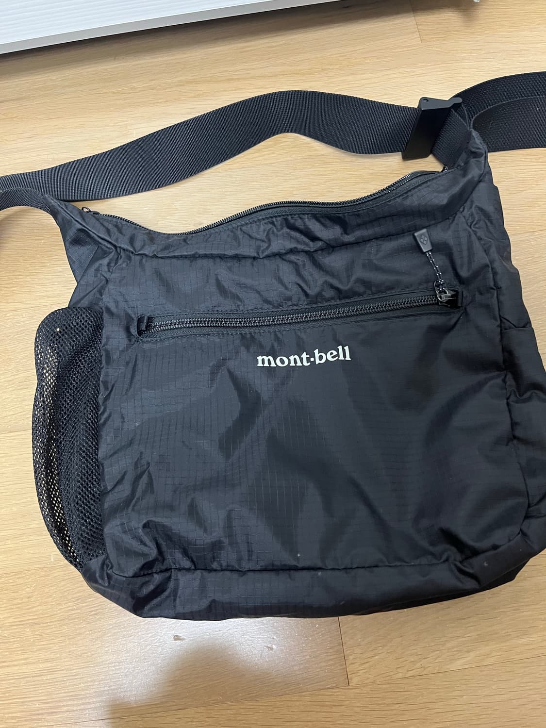 몽벨 포켓터블 숄더백 S 블랙 상품이미지1