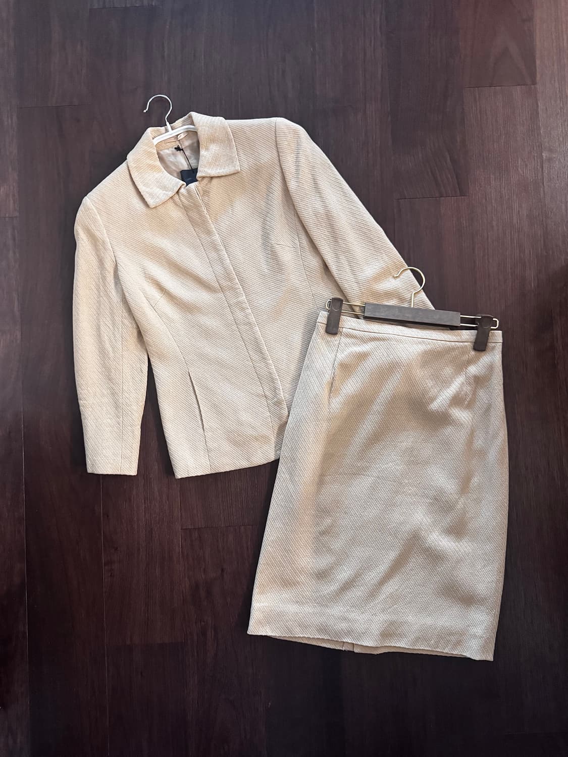 버버리 샌드베이지 스커트 투피스 정장 셋업 상품이미지1