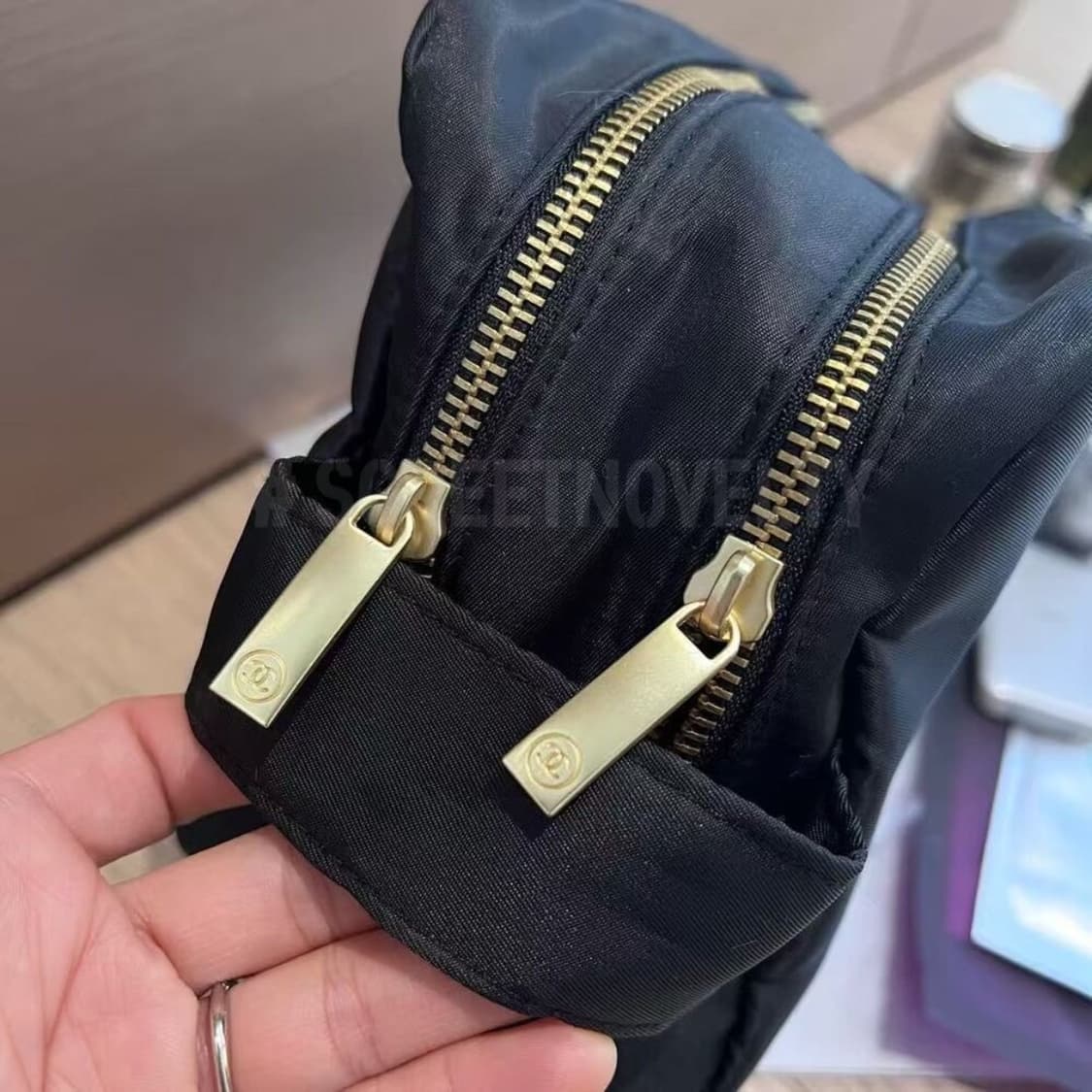 샤넬뷰티 트래블 파우치 더블파우치 클러치 블랙 상품이미지8