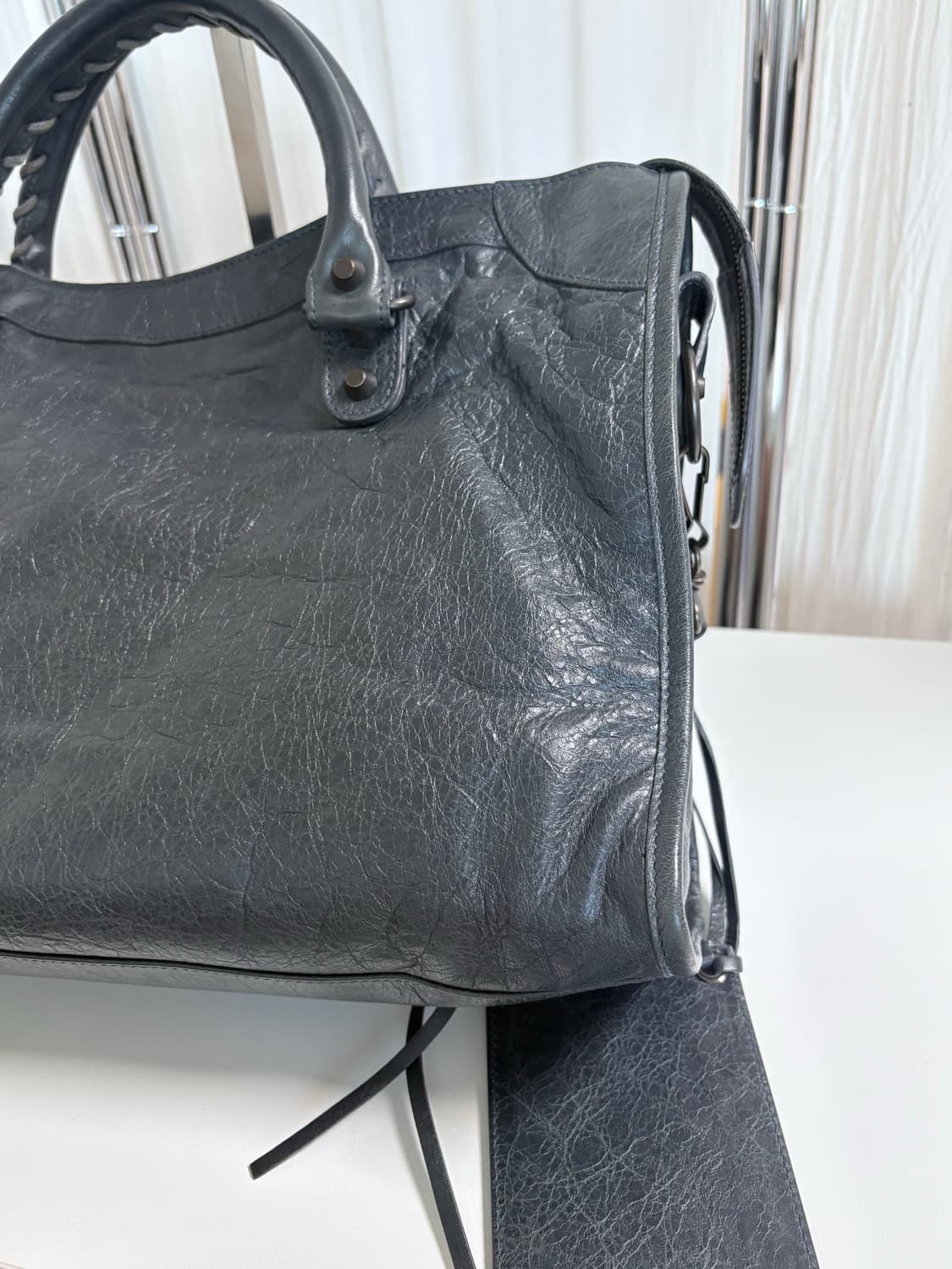 발렌시아가 시티 모터백 그레이 상품이미지8