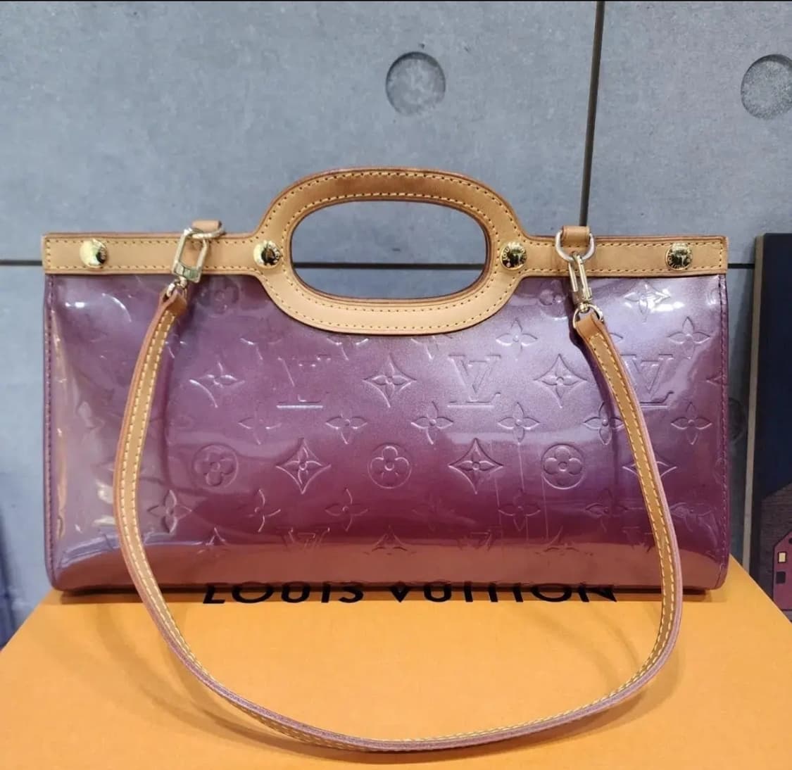 루이비통 모노그램 베르니 룩스부리 상품이미지1