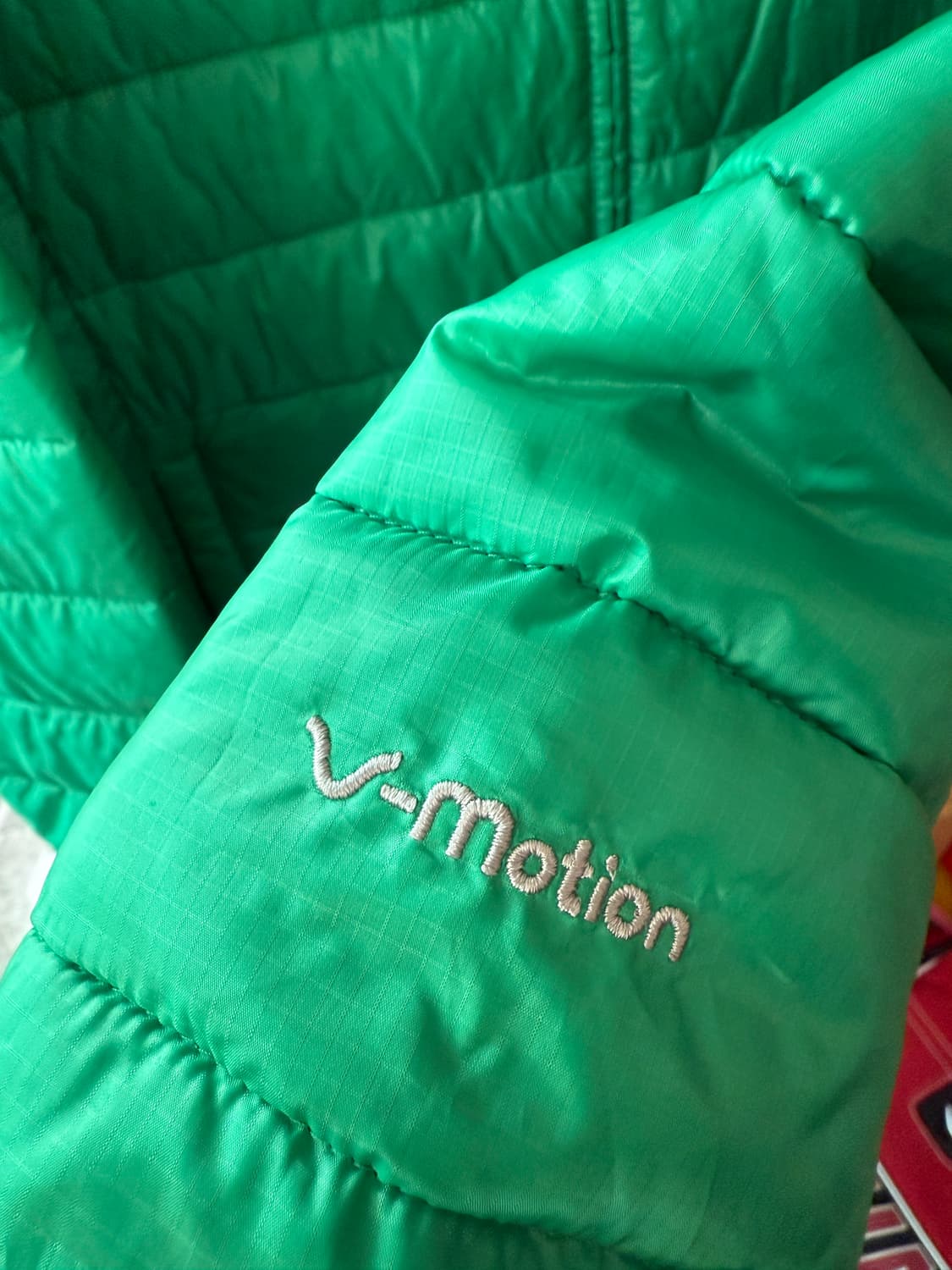 노스페이스 v-motion 경량패딩 XL 상품이미지3