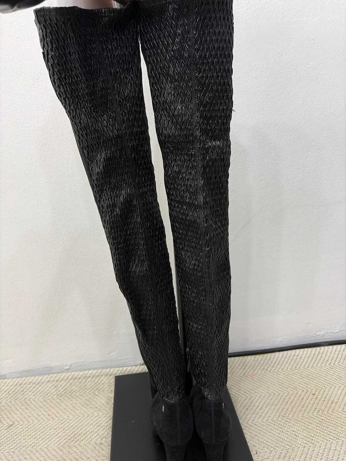 정품) 샤넬 블랙 스웨이드 롱부츠 38(250) 상품이미지3