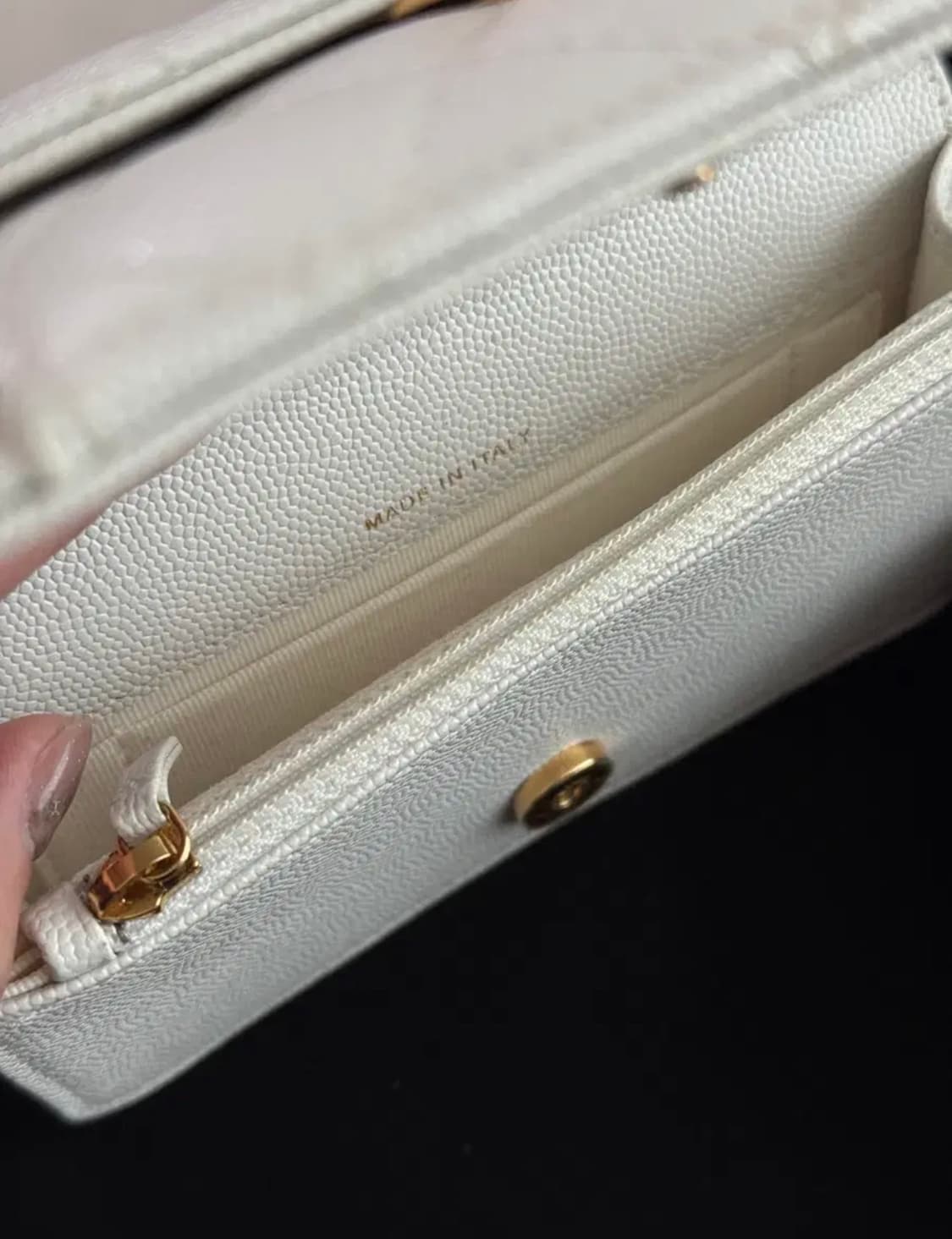 샤넬 cc로고 체인 캐비어 woc백 금장 화이트 상품이미지5