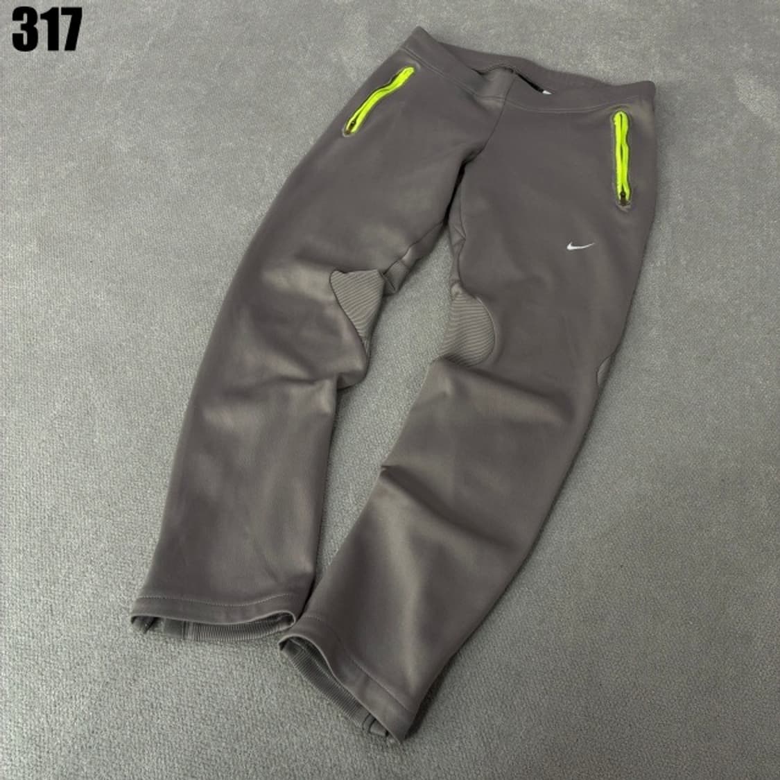 나이키 베이지색 바지 상품이미지1