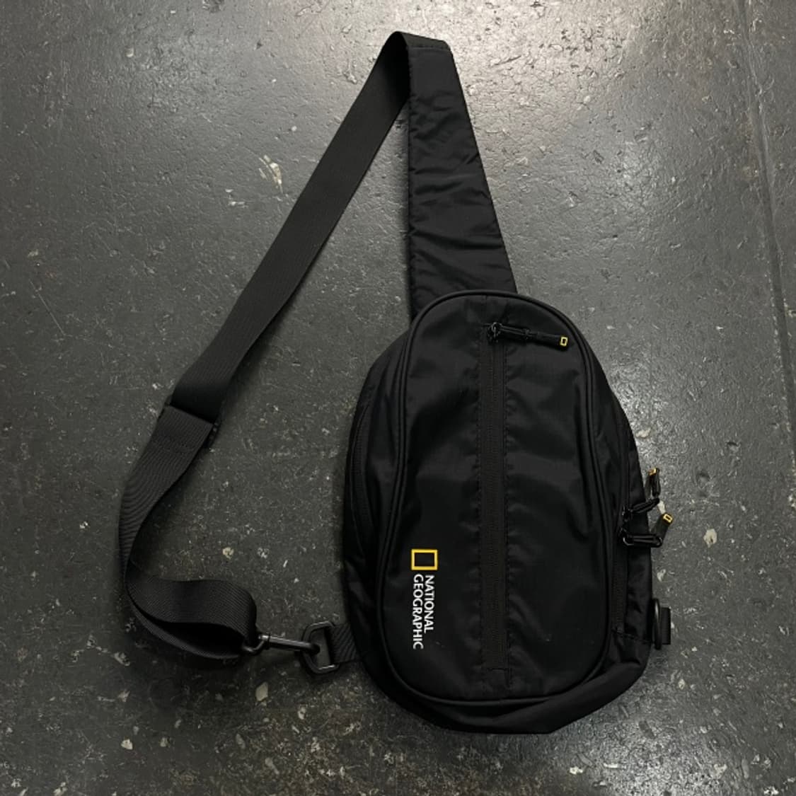 내셔널지오그래픽 슬링백  상품이미지1