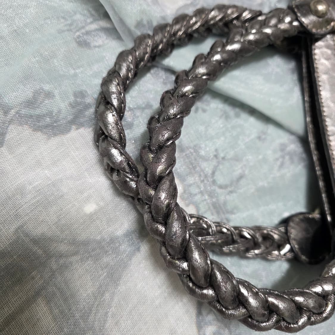 빈티지 Guess 게스 실버 메탈 레더 숄더백 y2k 오네갸루 상품이미지8