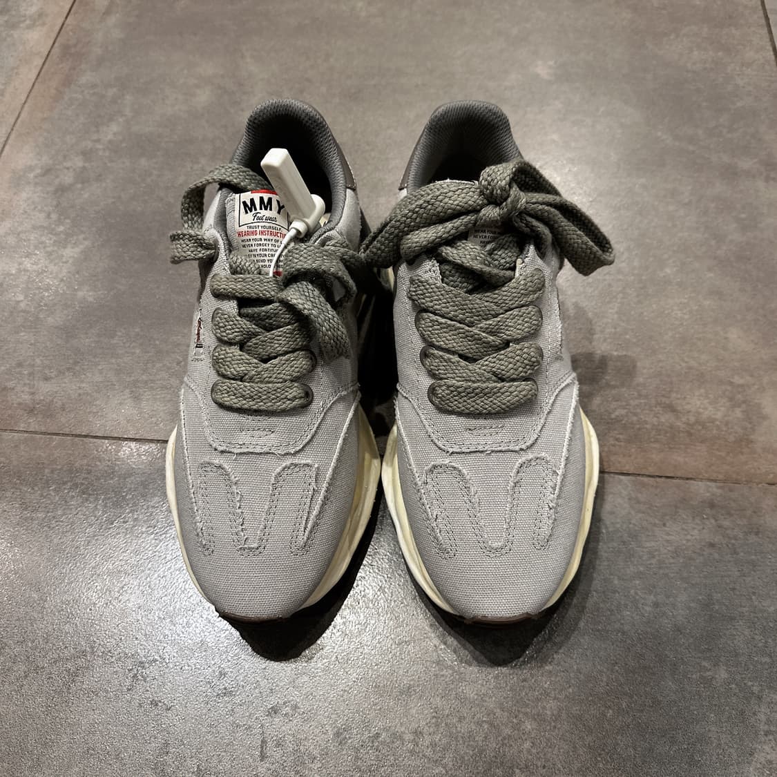 미하라 야스히로 OG솔 그레이 캔버스 러닝 스니커즈 상품이미지1