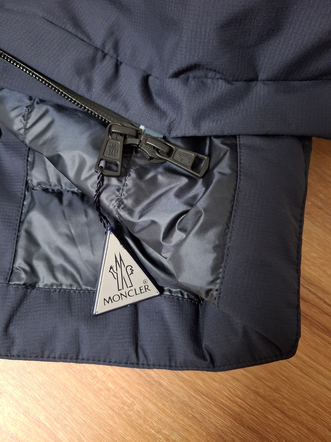 몽클레어 경량 패딩 자켓 상품이미지7