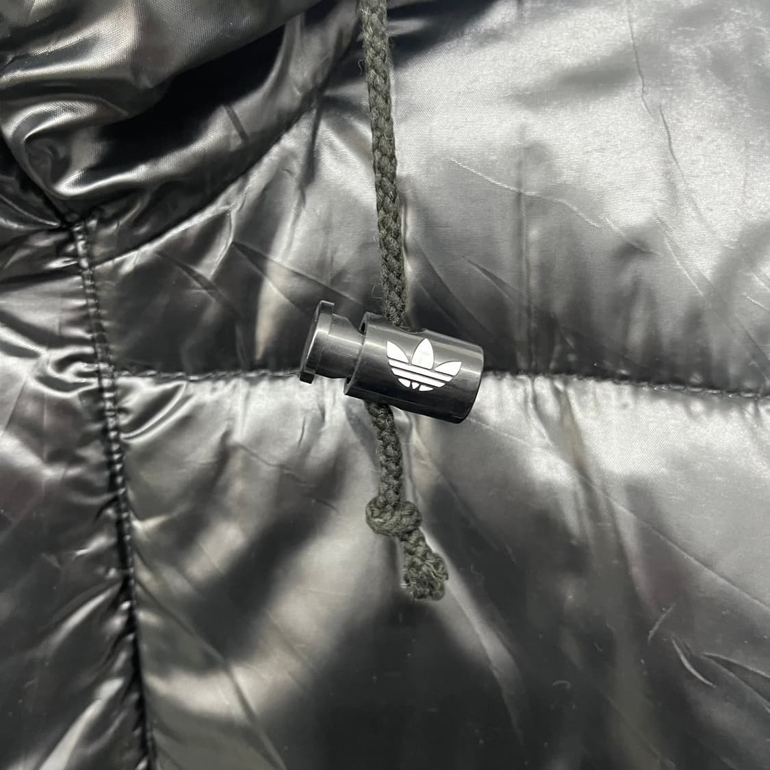 아디다스 롱패딩 유광블랙 남XL 상품이미지3