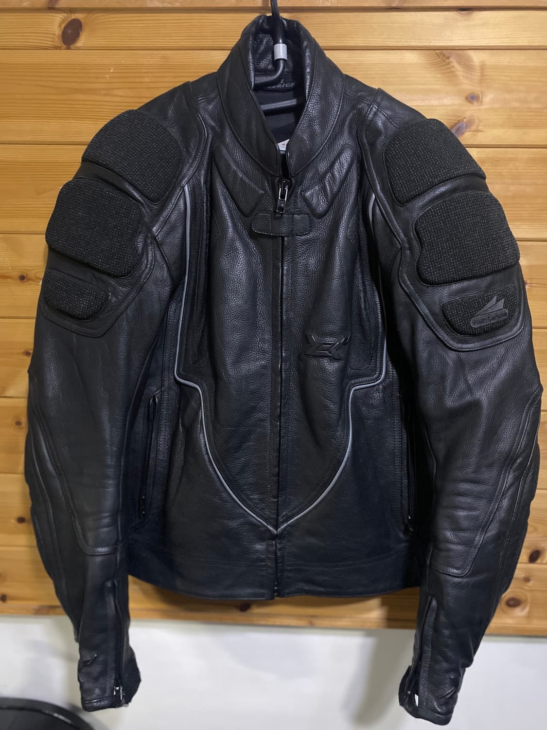 하인게릭 오피움 레이싱 자켓 상품이미지2