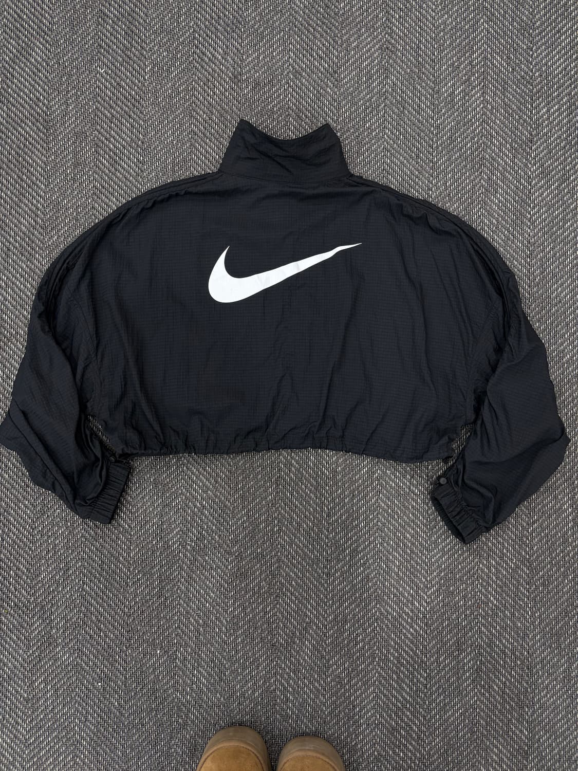 나이키 크롭 바람막이 블랙 상품이미지4