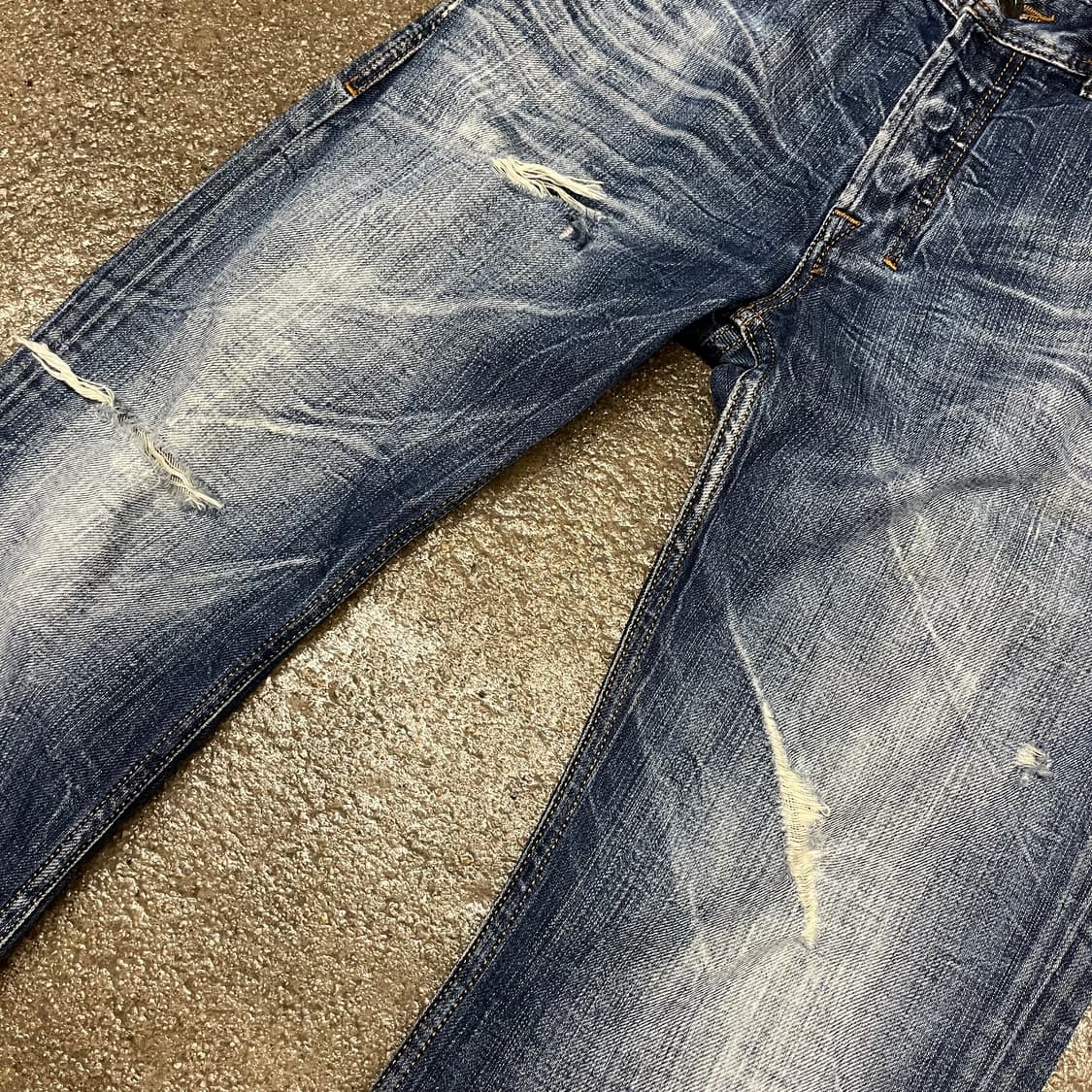 디젤 자티니 디스트레드 데님 부츠컷 (29-30“) 상품이미지2