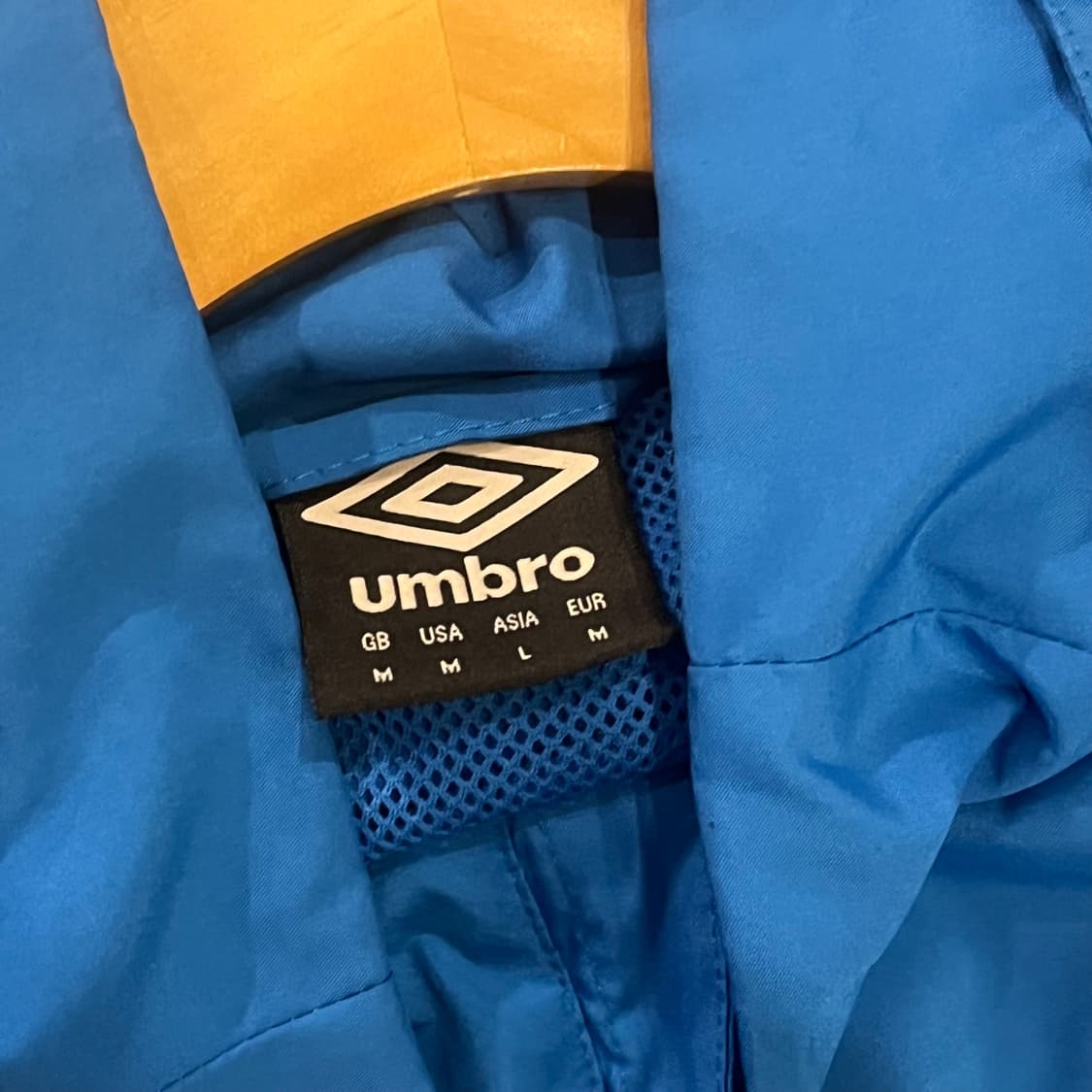 엄브로 에버튼FC 올드 바람막이 상품이미지3