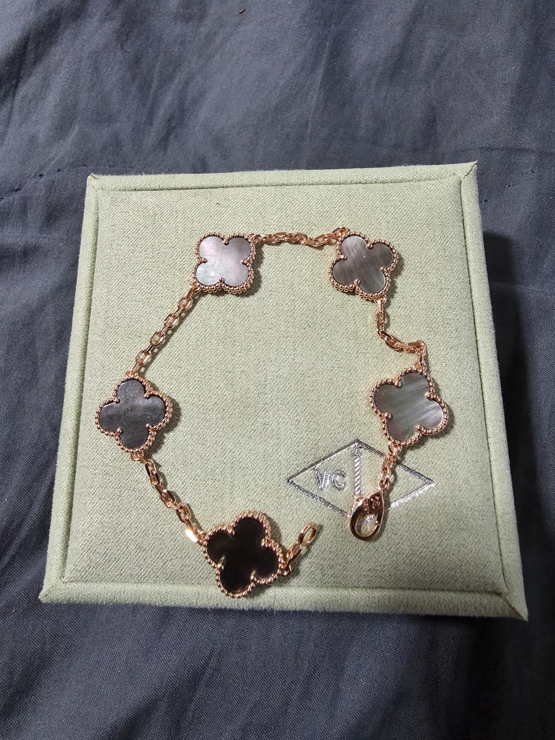 반클리프 흑자개 팔찌입니다 상품이미지2