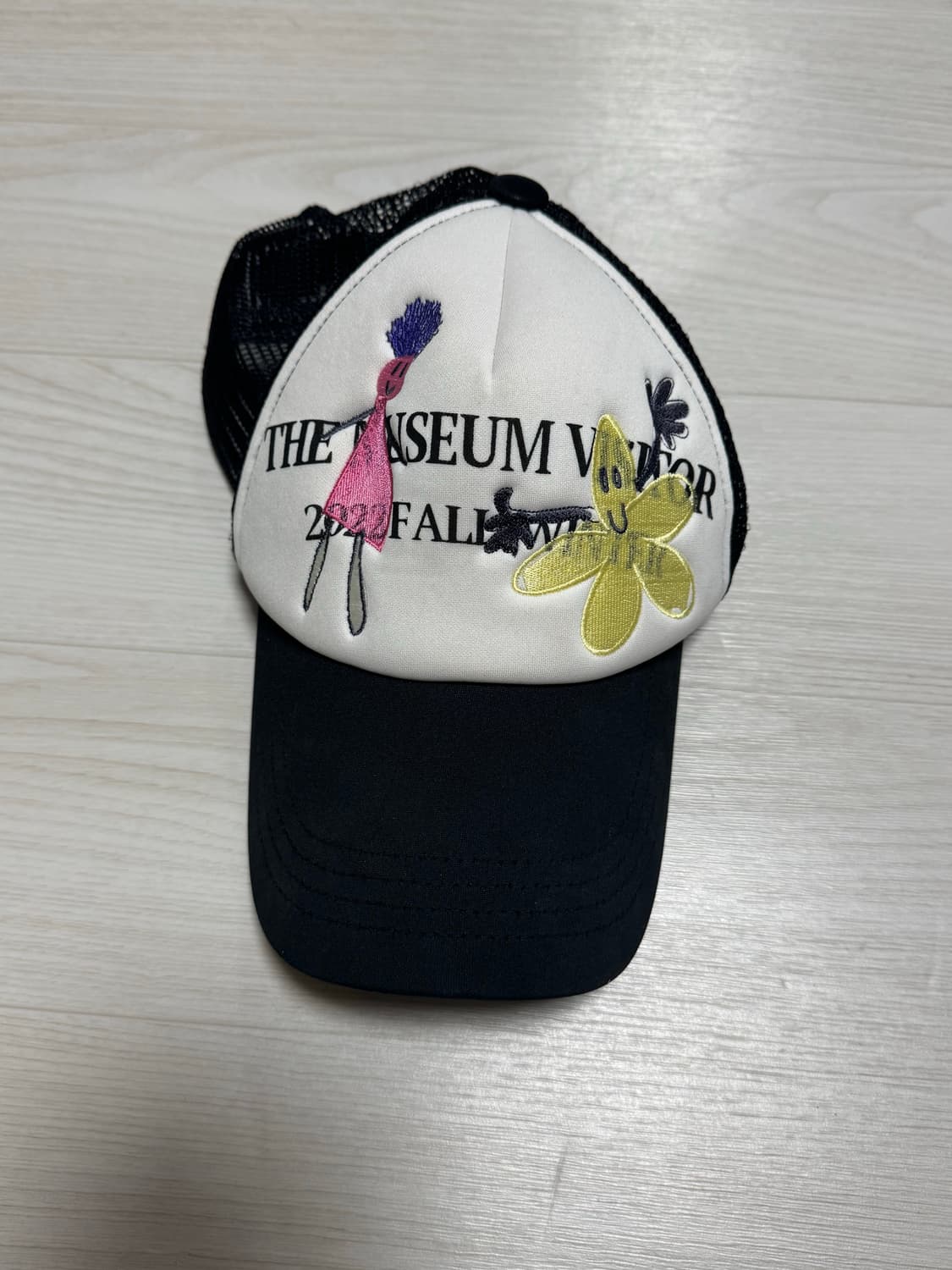 더 뮤지엄 비지터 모자 상품이미지1