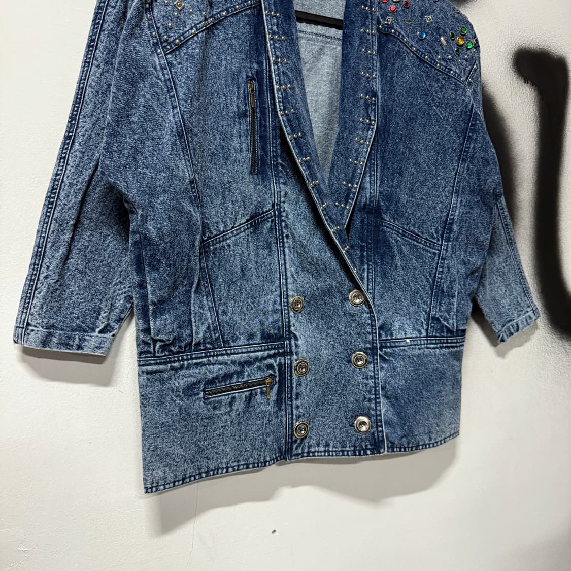 VTG 빈티지 스톤, 비즈 디테일 가오리핏 더블버튼 데님 자켓 상품이미지3