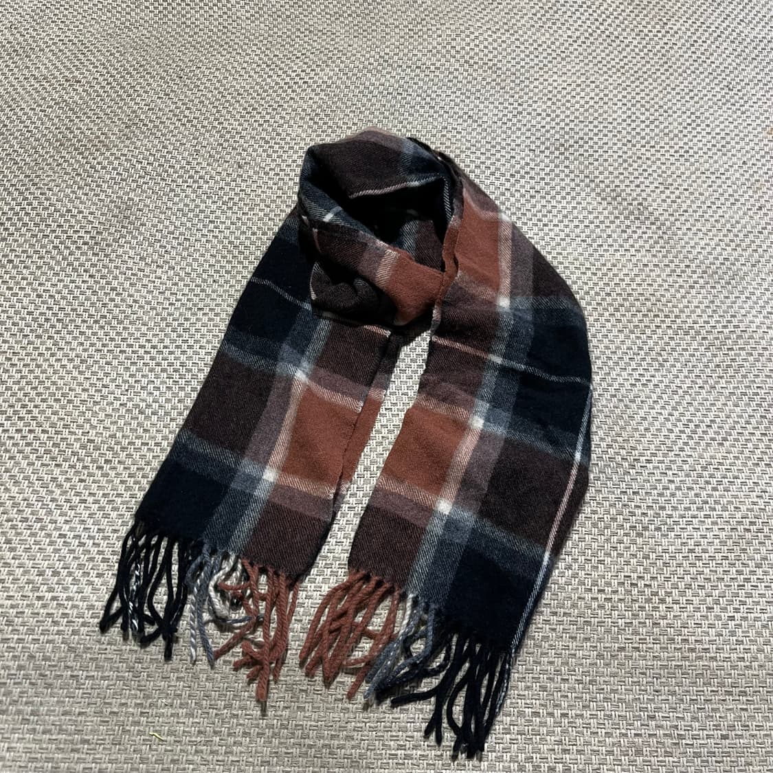 고비 캐시미어 체크 머플러 상품이미지3