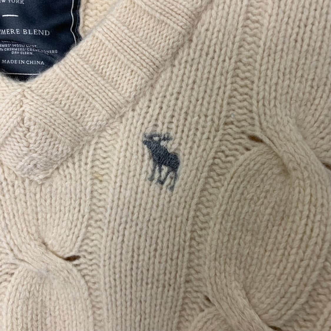 아베크롬비 산양로고 베이지 꽈배기 니트 상품이미지3