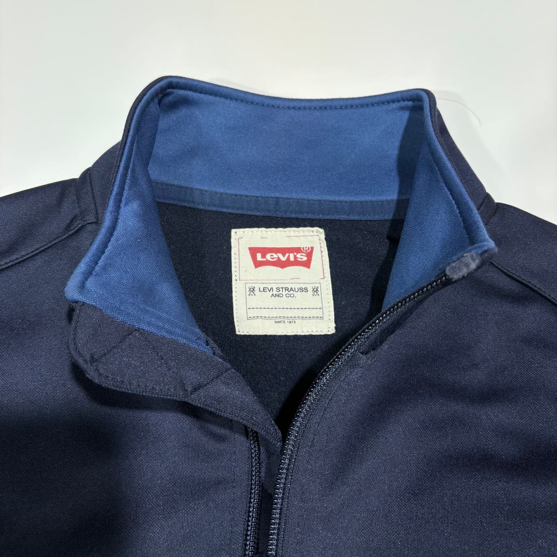 리바이스 네이비 로고 트랙집업 상품이미지4