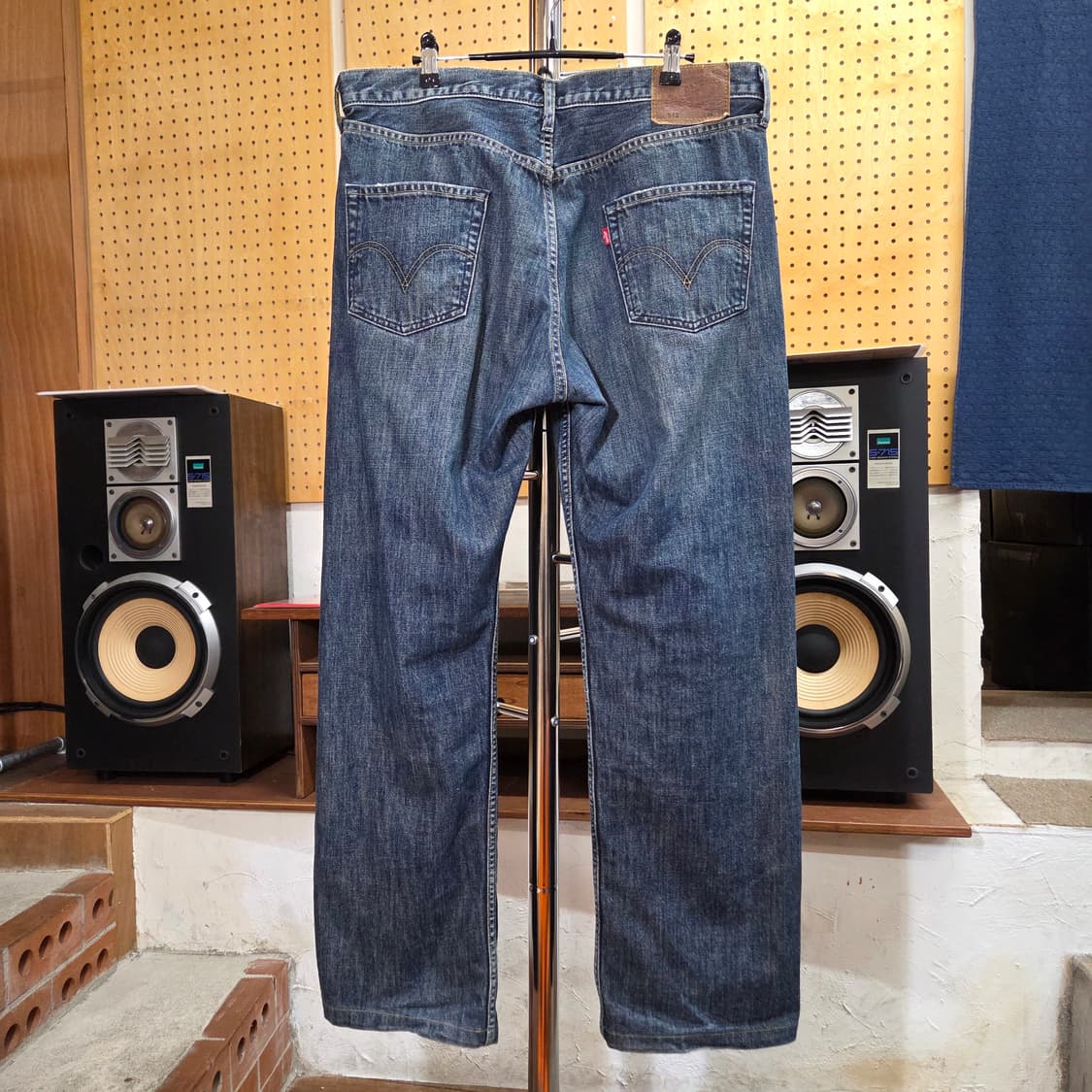 리바이스 512 워싱 세미 와이드 데님 팬츠 상품이미지3