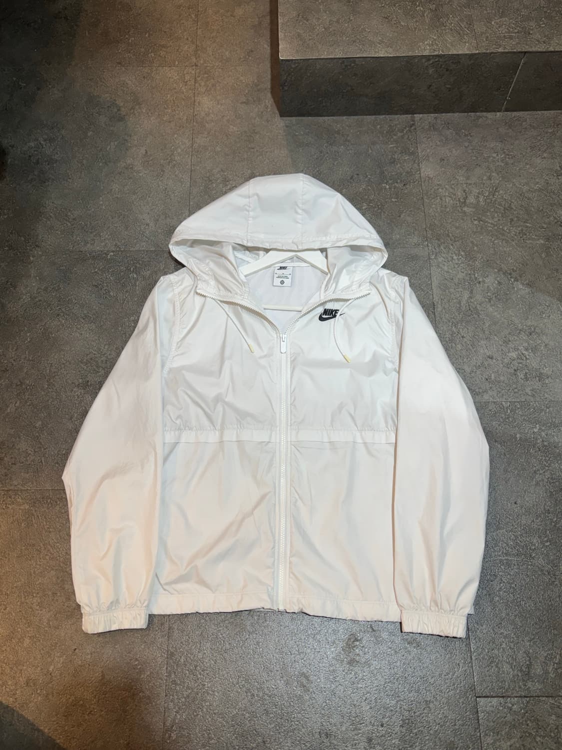 나이키 여성 바람막이 M 상품이미지2