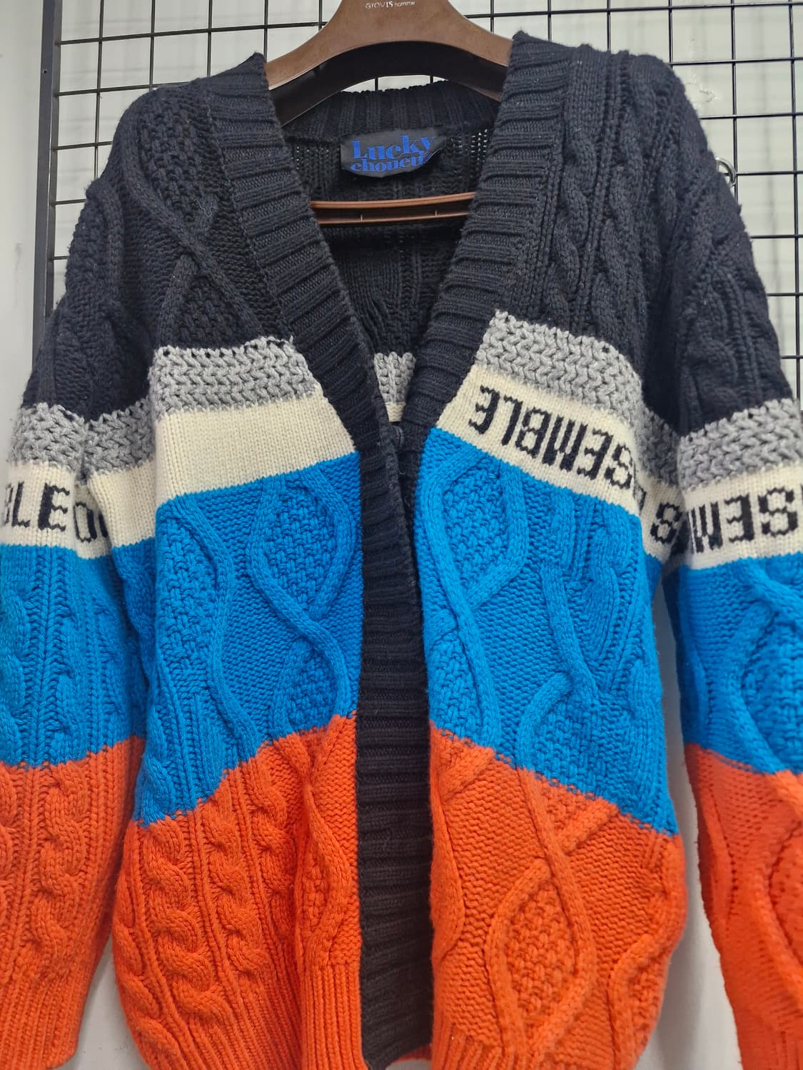 FREE 럭키슈에뜨 컬러블럭 모 니트 가디건. 상품이미지5