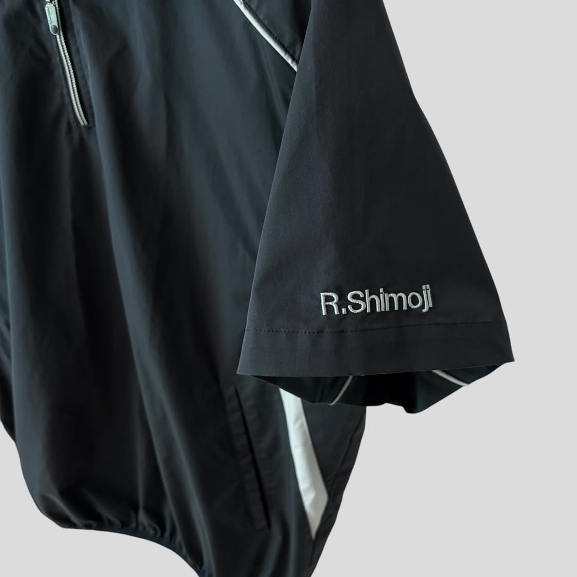 (L)데상트 하프집업 반팔 웜업 트레이닝 상의 상품이미지4