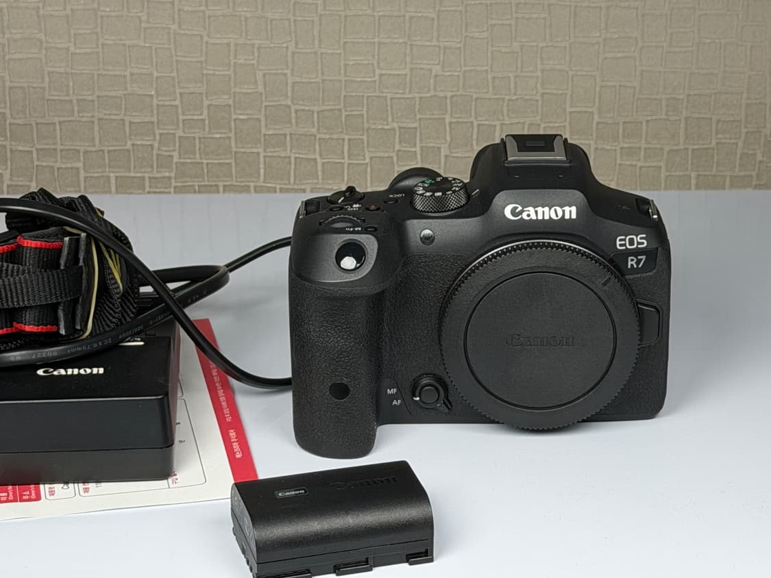 캐논 EOS R7 미러리스 카메라 바디 상품이미지1