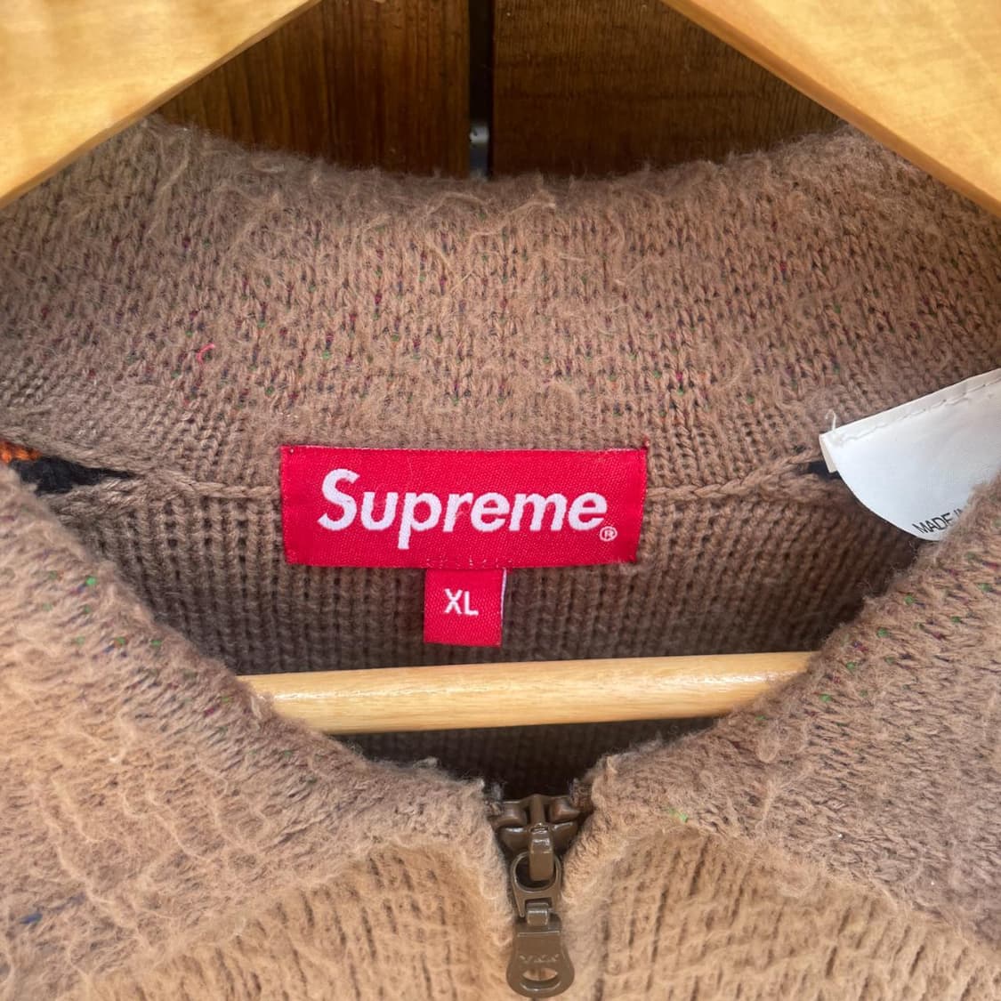 슈프림 슬리브 스트라이프 집업 스웨터 더스티 브라운 상품이미지2