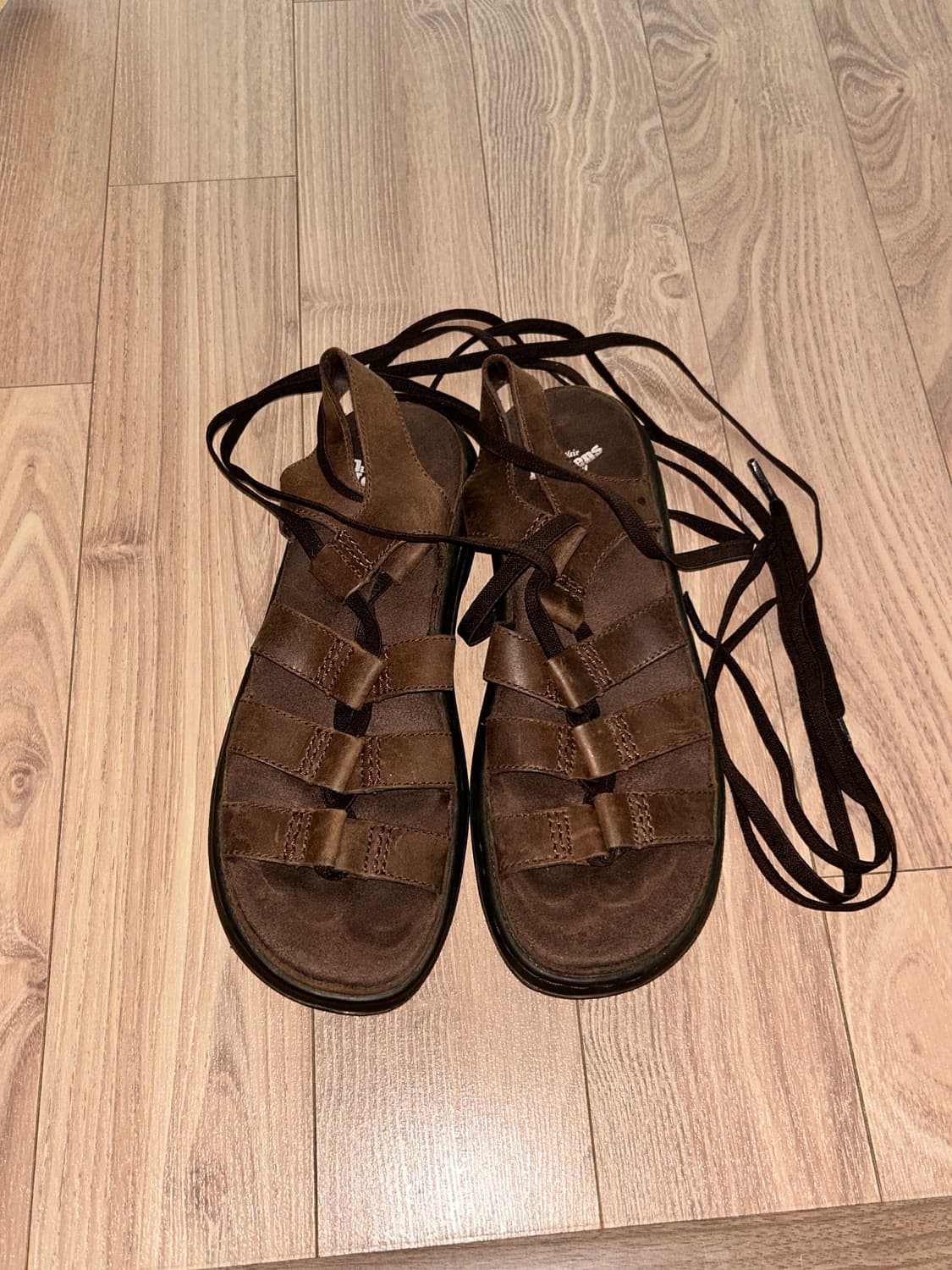 닥터마틴 샌들 크리스티나 브라운 240 상품이미지1