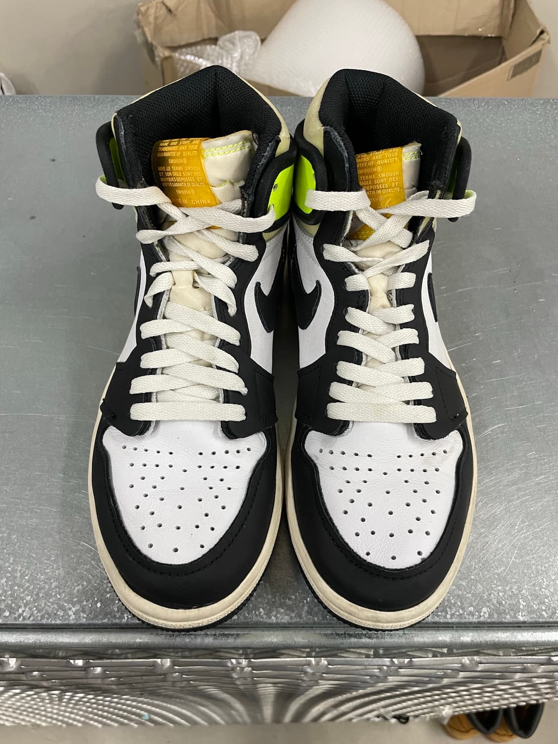 나이키 조던1 레트로 하이 볼트 골드 250 상품이미지5