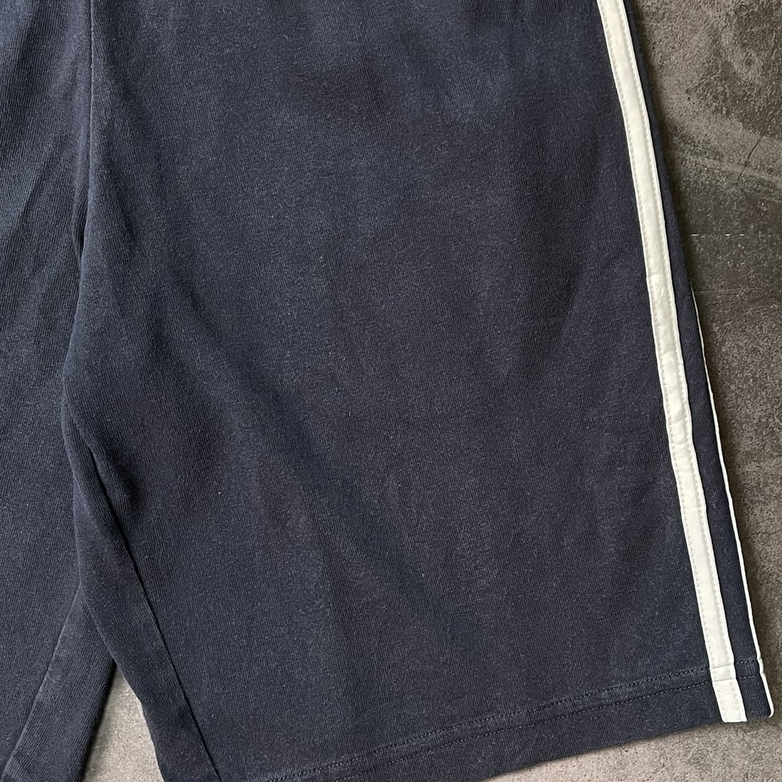 ADIDAS 아디다스 네이비 밴딩 스웨트 하프팬츠 A01205 상품이미지7