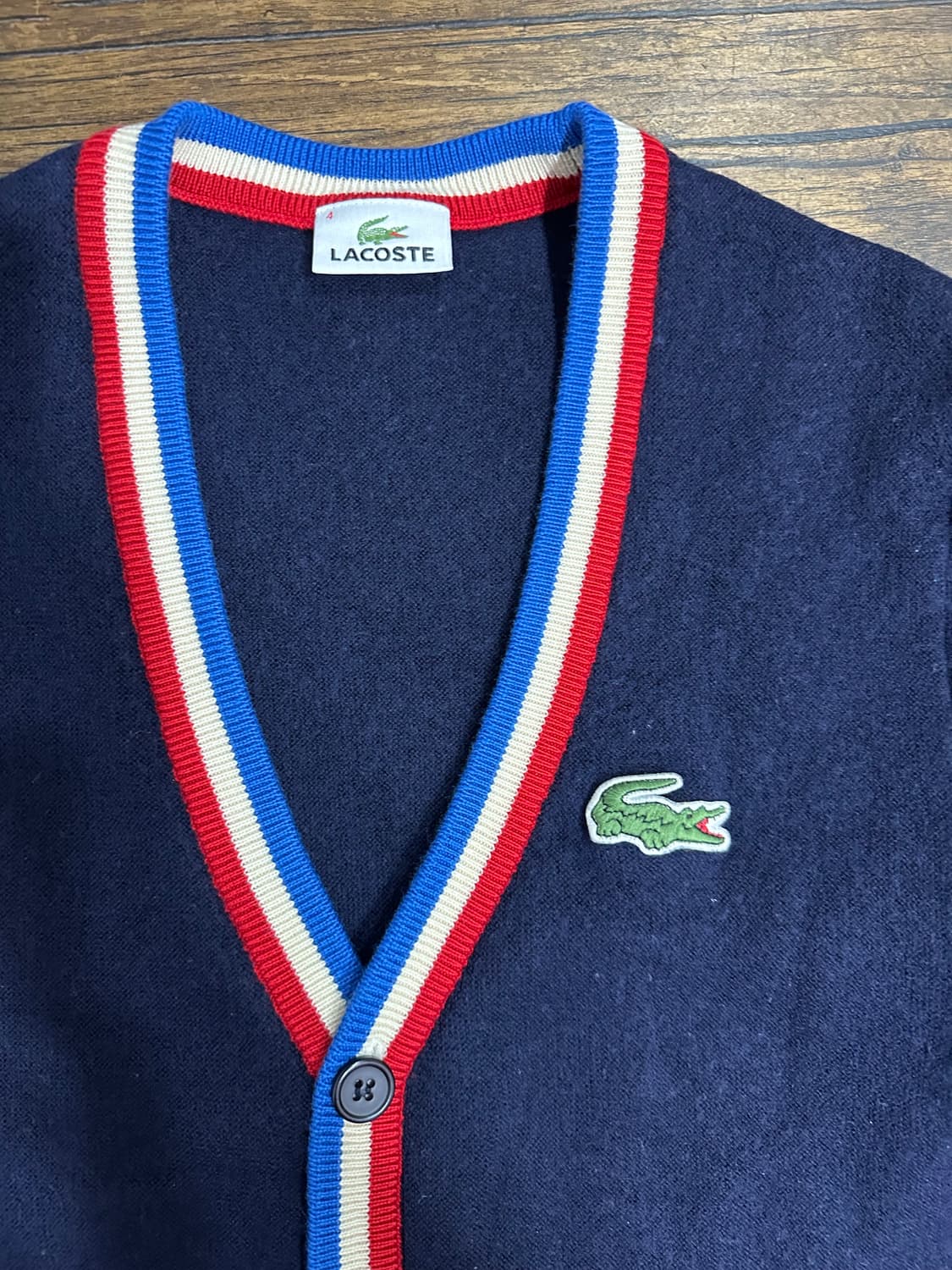 라코스테 네이비 브이넥 가디건 100 올드스쿨 느낌 상품이미지2