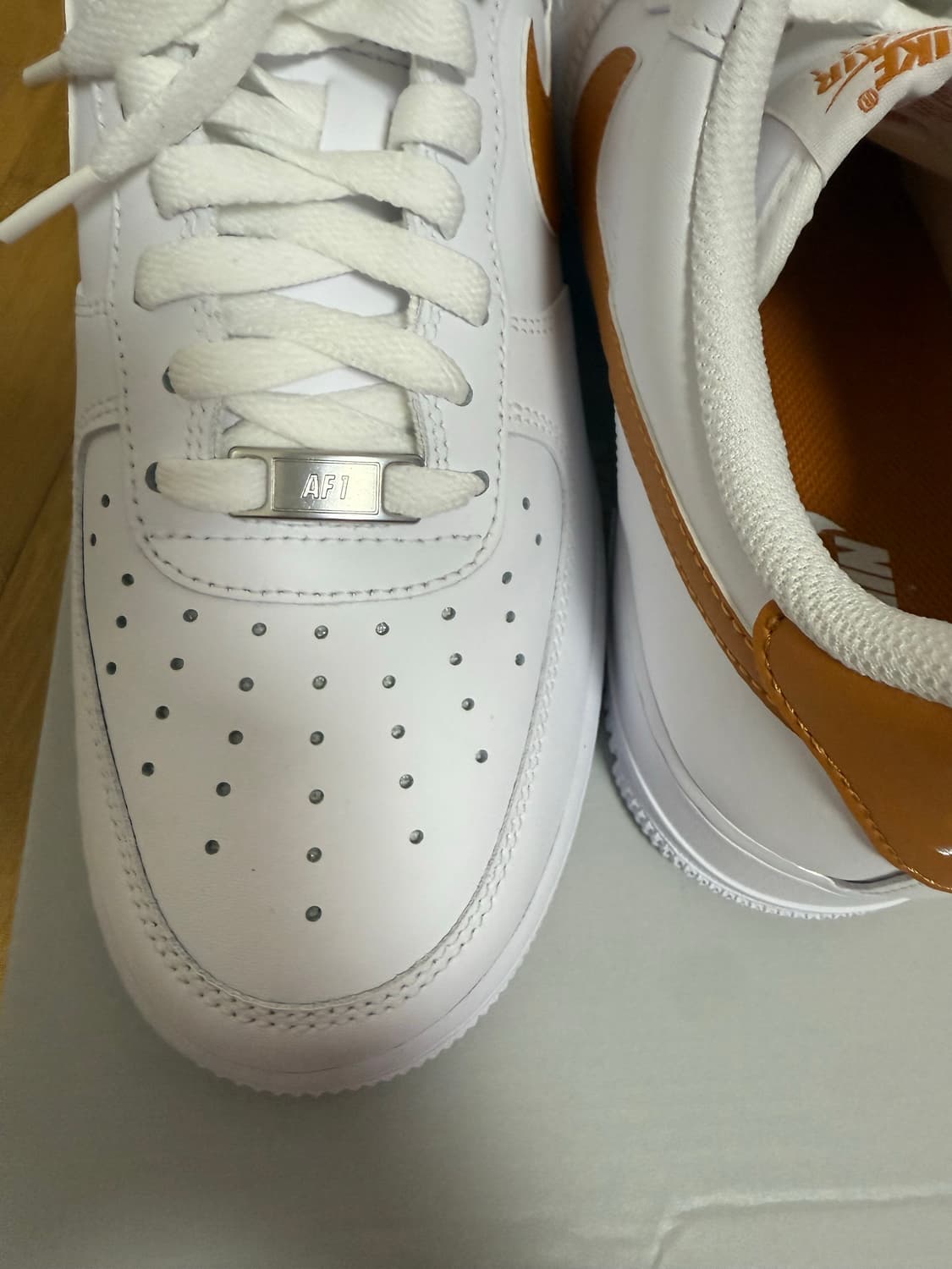 나이키 에어포스 1 07 화이트 모나크 상품이미지4