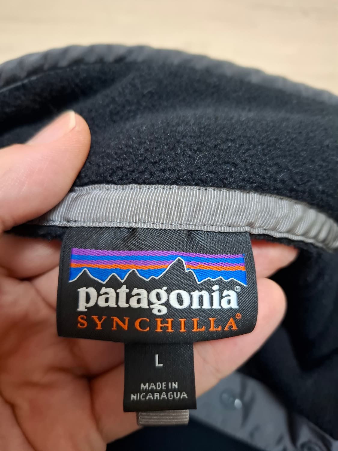 L 파타고니아 신칠라 블랙 포지그레이 플리스 풀오버 상품이미지2