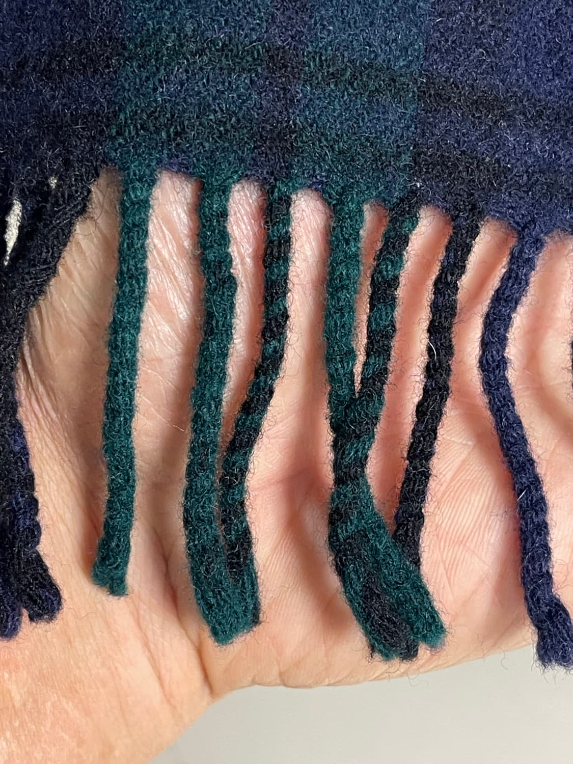 존스톤스 오브 엘긴 울100 블랙와치 슬림 머플러 상품이미지4