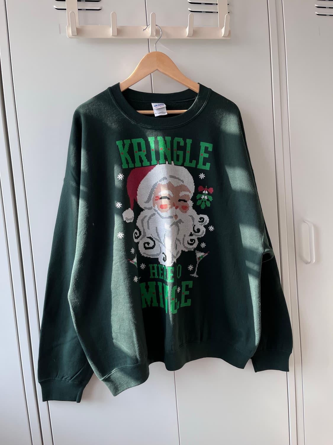 Gildan 크리스마스 산타 오버핏 맨투맨  상품이미지3