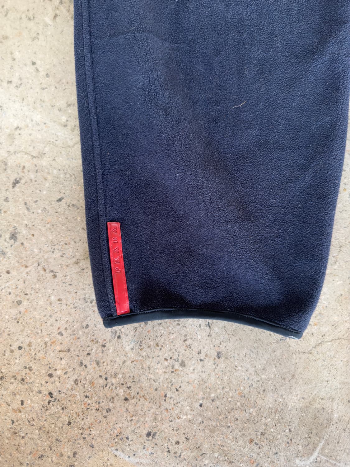 99aw 프라다 스포츠 플리스 팬츠 상품이미지3