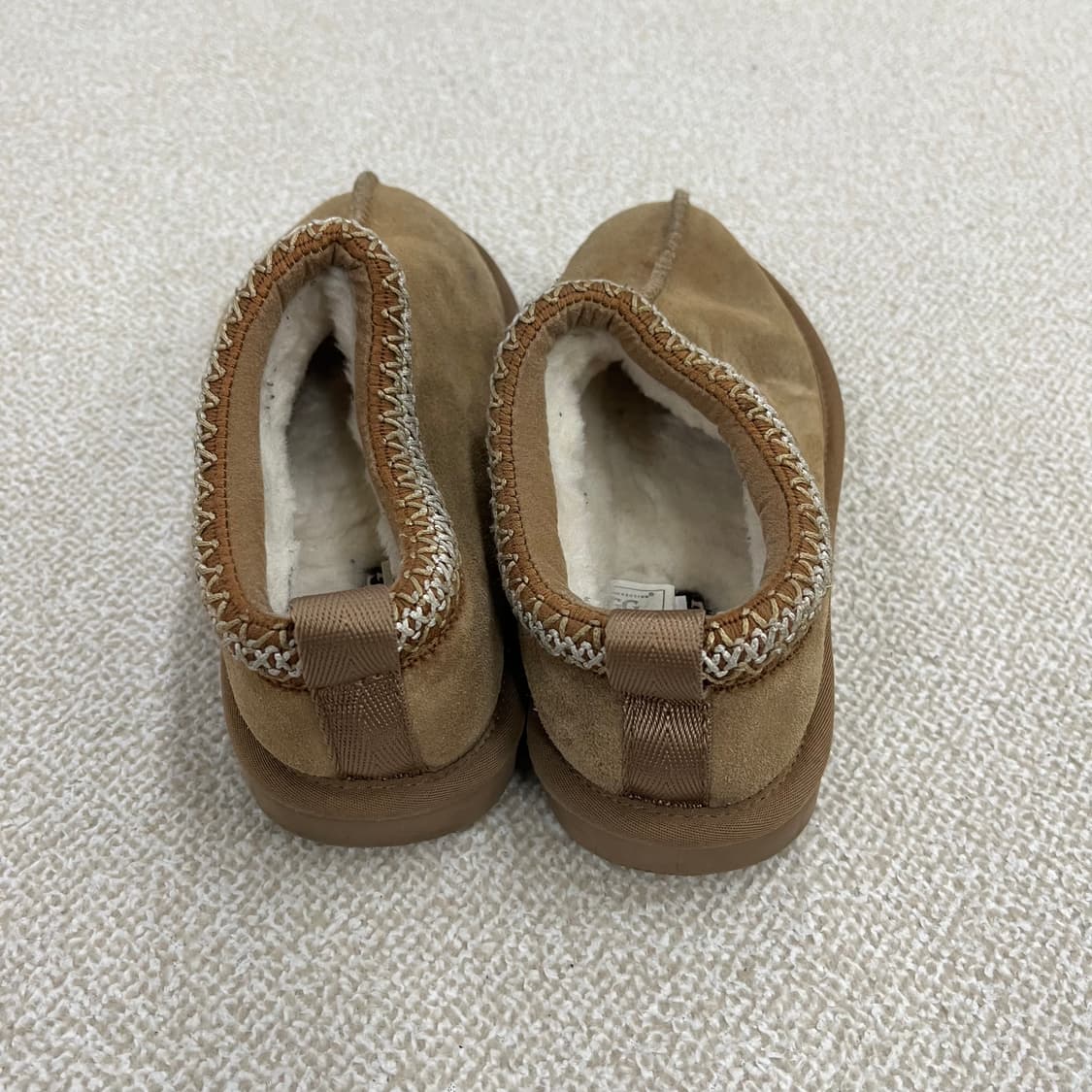 200 어그 타스만 키즈 털 슬립온 0130M2 상품이미지3