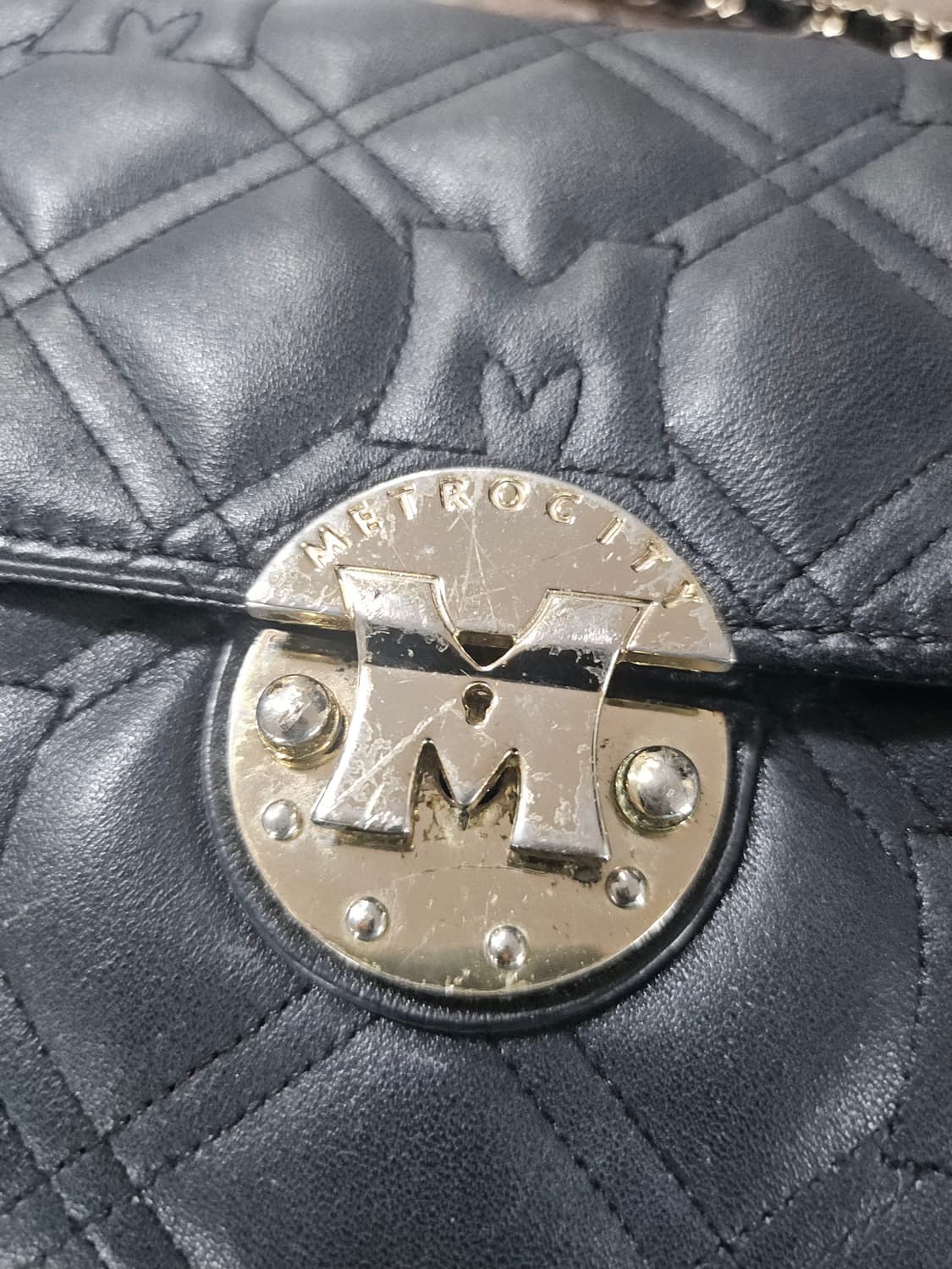 메트로시티 퀼팅 체인 크로스백 블랙 상품이미지9