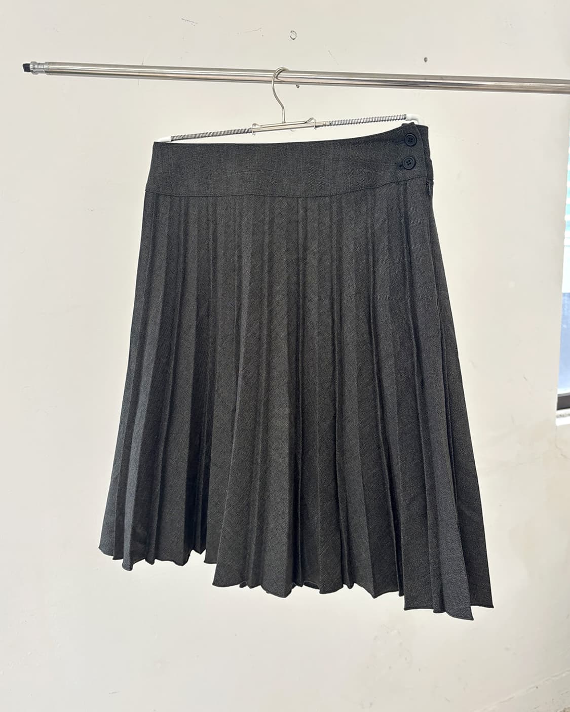 duomi two-button pleated midi skirt 상품이미지1