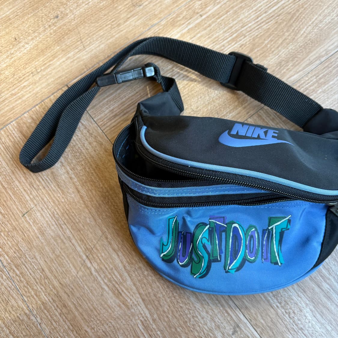 나이키 레트로 웨이스트백 상품이미지3