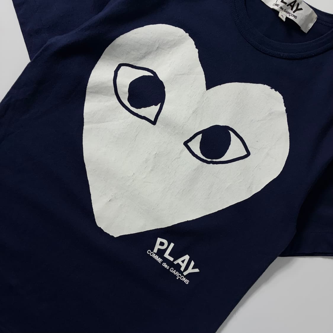 Comme des garsons  꼼데가르송 하트 프린트 네이비 반팔티 상품이미지3