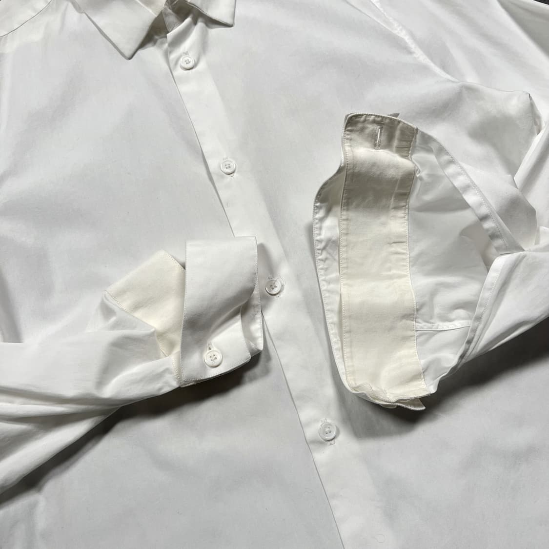 발렌시아가 카라 디테일 화이트 셔츠 상품이미지2